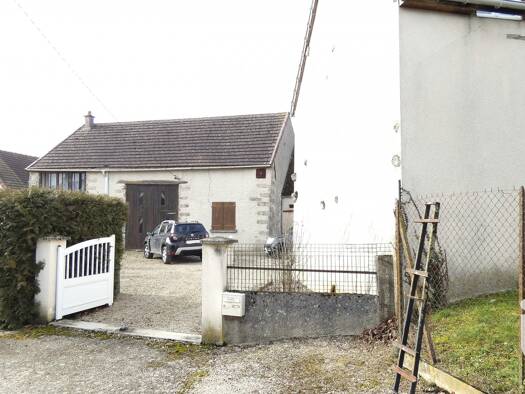 Maison à vendre 180 000 € 6 pièces 5 chambres 150 m² 2 027 m² de terrain Plessis-Barbuise 10400