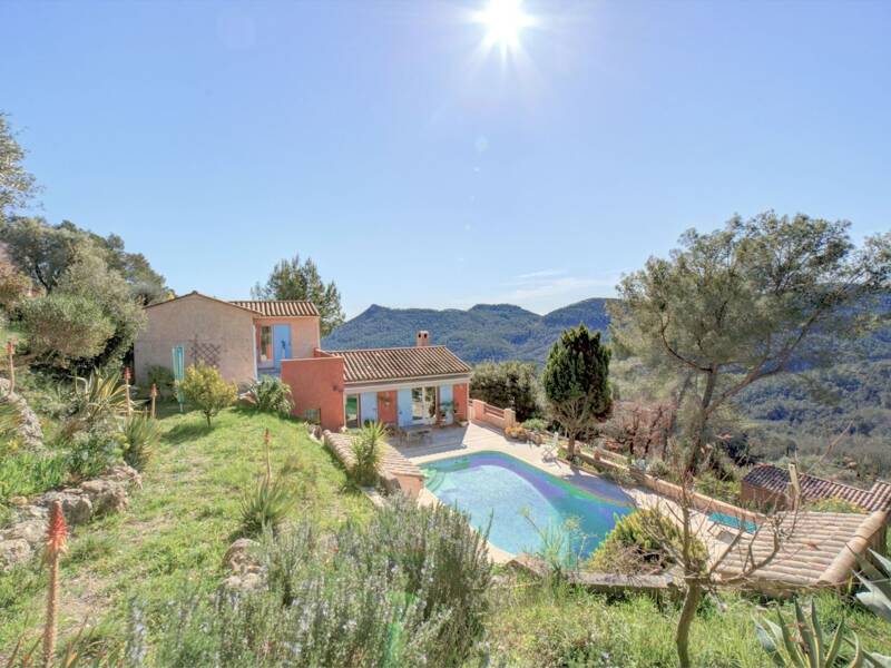 Maison à vendre, 114m², BAGNOLS EN FORET