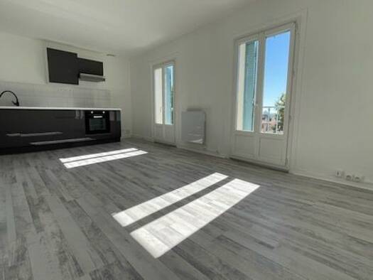 Appartement à vendre 97 000 € 3 pièces 2 chambres 70 m² RDC Ginestas 11120