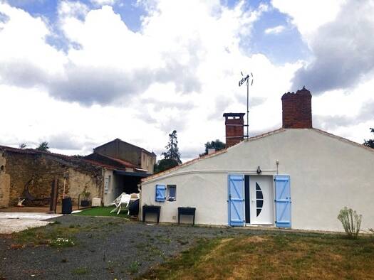 Maison de plain-pied à vendre 200 000 € 4 pièces 3 chambres 98 m² 599 m² de terrain Saint-Julien-des-Landes 85150