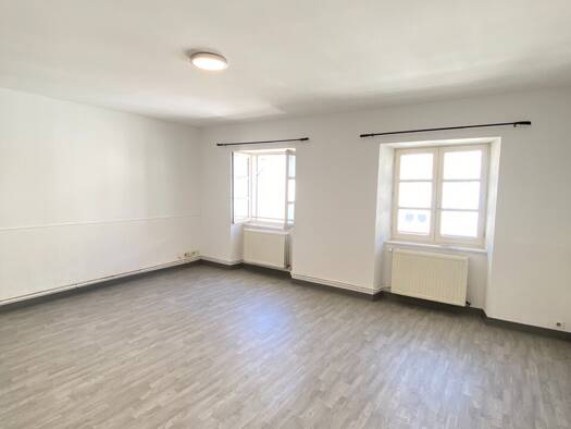 Appartement à louer 640 € 2 pièces 2 chambres 72 m² Étage 1/1 Montélimar 26200