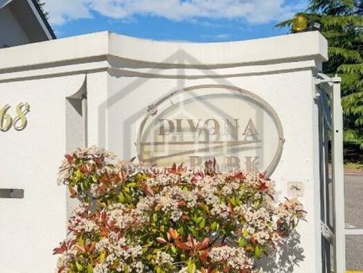 Appartement à louer 2 890 € 4 pièces 3 chambres 102 m² Étage 1/3 Sud Ouest Divonne-les-Bains 01220