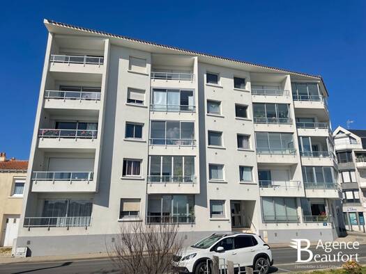 Appartement à louer 870 € 3 pièces 2 chambres 72 m² Étage 1/3 Croix de Vie Saint-Gilles-Croix-de-Vie 85800