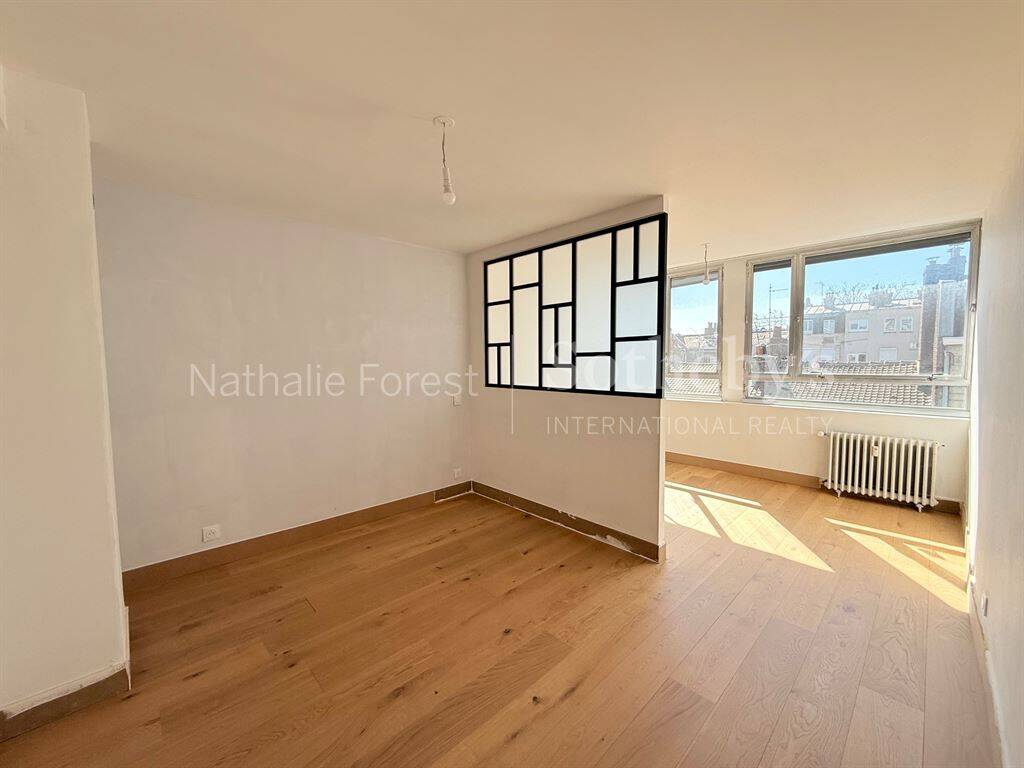 APPARTEMENT RÉNOVÉ - 2 CHAMBRES - VUE EXCEPTIONNELLE - PARKING — 9