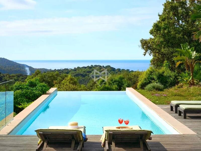 Maison à vendre, 330m², LA CROIX VALMER