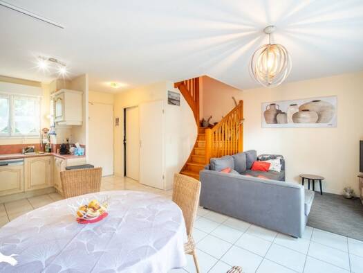 Duplex à vendre 239 625 € 3 pièces 2 chambres 61 m² RDC/1 Leon 40550