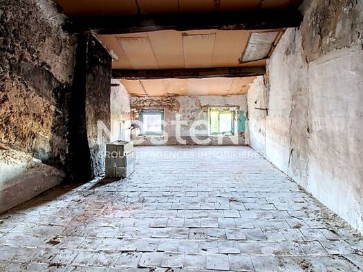 Appartement à vendre 35 000 € 1 pièce 25 m² Étage 3/3 La Ville Lorgues 83510