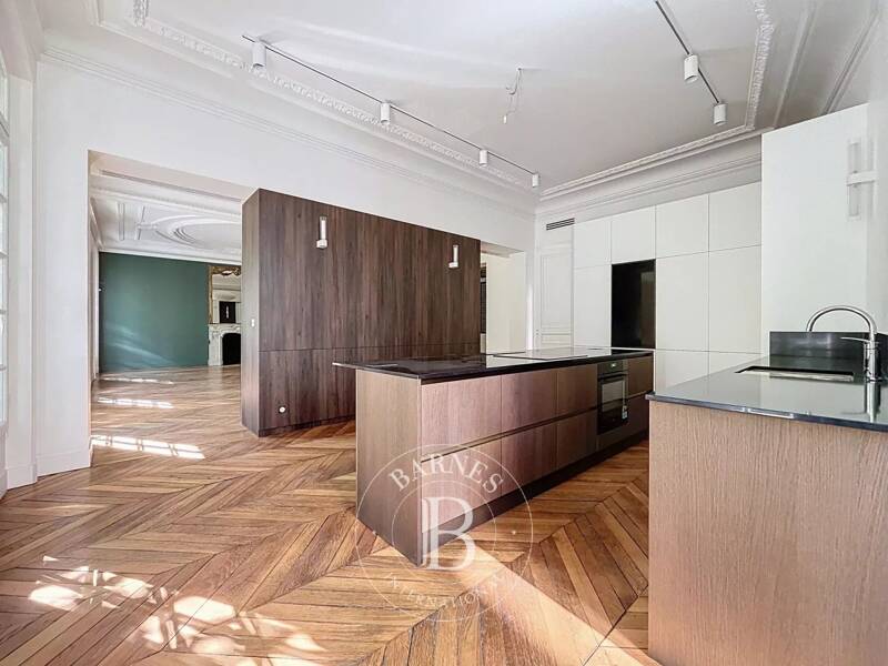 Maison à louer, 299m², PARIS 16E