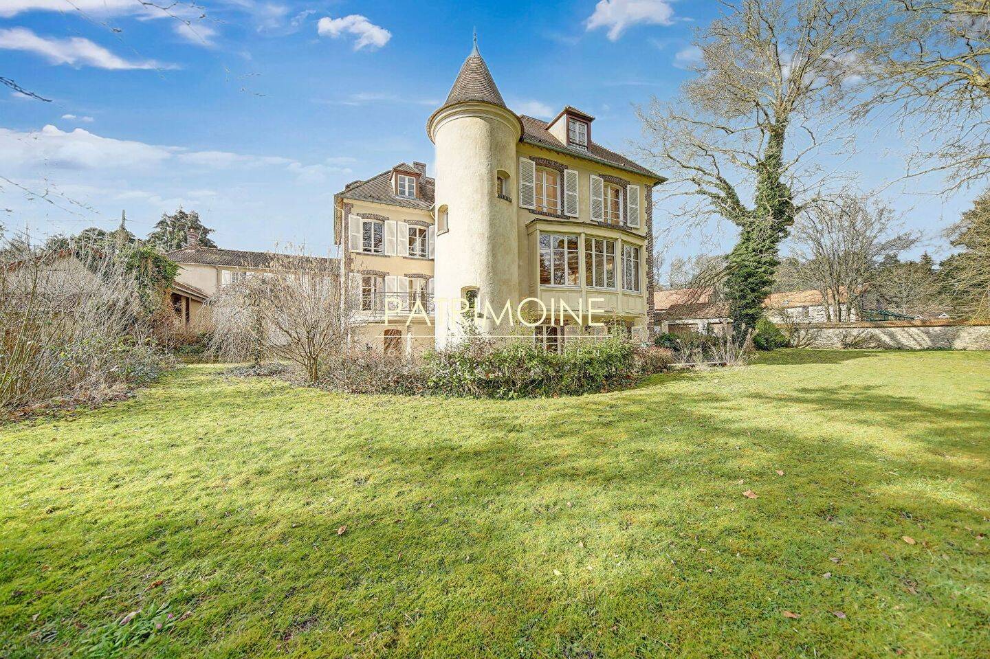 Maison à vendre, 635m², POIGNY LA FORET
