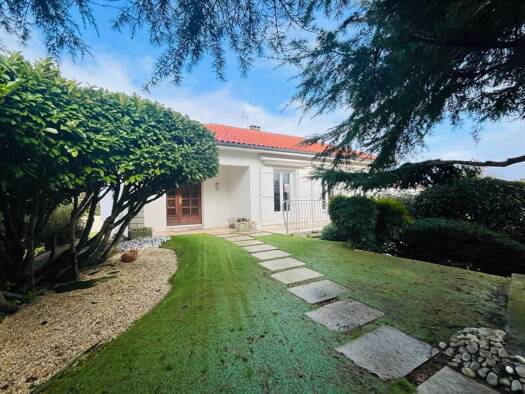 Maison à vendre 850 000 € 4 pièces 3 chambres 139 m² 965 m² de terrain Le Genette La Rochelle 17000