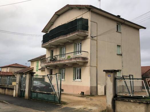 Appartement à louer 679 € 3 pièces 2 chambres 72 m² Étage 1/2 Centre-Saint Germain-Vareilles Amberieu en Bugey 01500