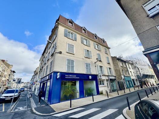 Appartement à louer 780 € 2 pièces 1 chambre 38,6 m² Étage 1/5 Rive de Seine Sud Est Melun 77000