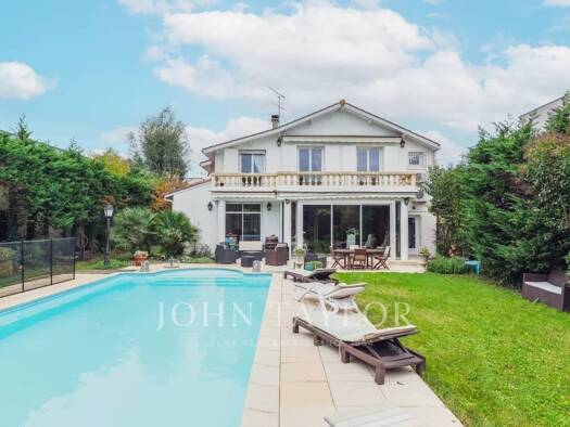 Maison à vendre 1 275 000 € 6 pièces 4 chambres 200 m² 850 m² de terrain Jean-Moulin Le Bouscat 33110