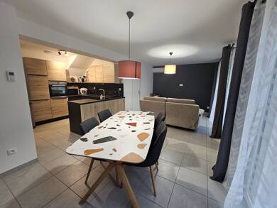 Maison à louer 1 130 € 4 pièces 3 chambres 81,4 m² Piolenc 84420