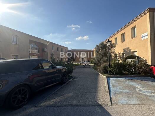 Espace bureau à vendre 361 000 € 130 m² de bureaux Pertuis 84120