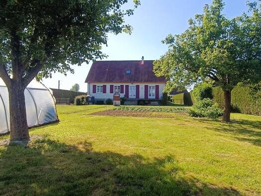 Maison à vendre 220 500 € 6 pièces 5 chambres 131,9 m² 4 385 m² de terrain Huchenneville 80132