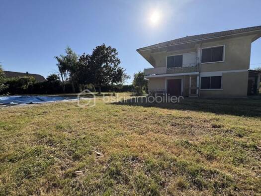 Maison à vendre 245 000 € 8 pièces 5 chambres 171 m² Orleix 65800