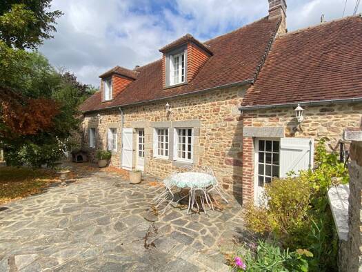 Maison à vendre 127 000 € 6 pièces 3 chambres 95 m² 1 047 m² de terrain La Lande-de-Goult 61320