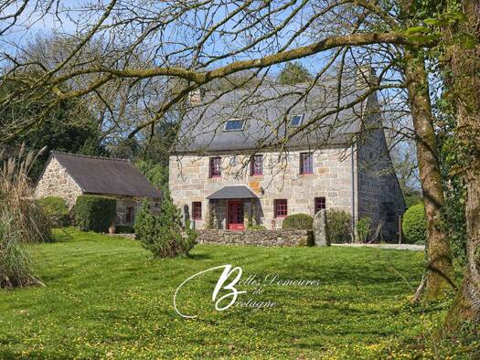 Demeure à vendre 435 000 € 5 pièces 3 chambres 176 m² 5 419 m² de terrain Plounévez-Quintin 22110