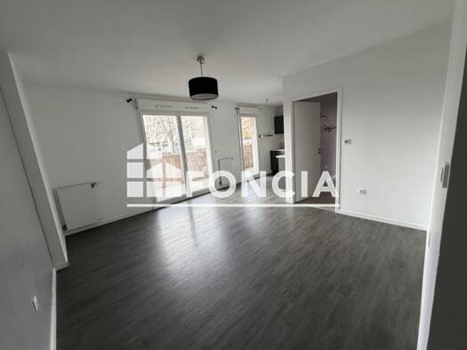 Appartement à louer 1 080 € 3 pièces 2 chambres 58,4 m² Étage 1/6 Bois l'Abbé Champigny-sur-Marne 94500