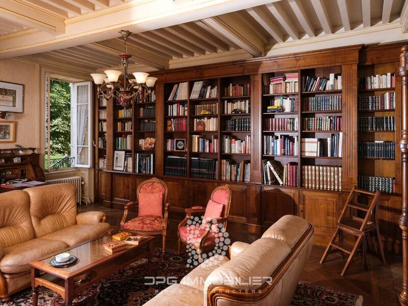 Maison à vendre, 445m², LA ROCHE VINEUSE