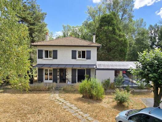 Maison à vendre 239 000 € 6 pièces 3 chambres 109 m² 1 285 m² de terrain Saint-Vincent 43800