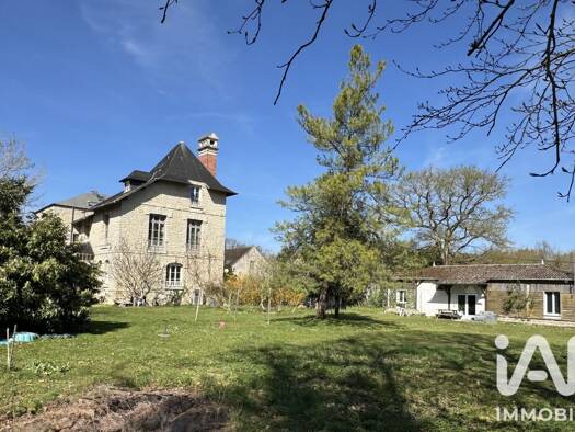 Demeure à vendre 820 000 € 13 pièces 8 chambres 460 m² 8 975 m² de terrain Poligny 77167