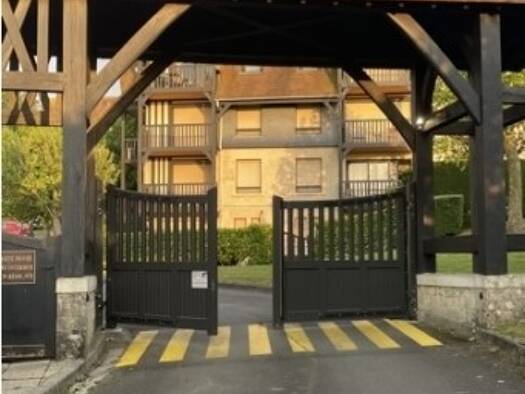 Parking à vendre 13 000 € 10 m² Deauville 14800