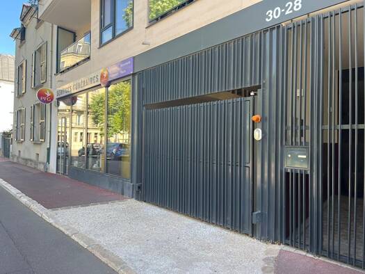 Parking à vendre 22 400 € 12,5 m² Insurrection Vanves 92170