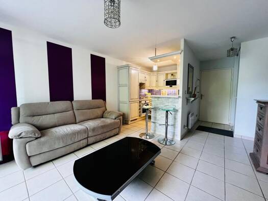 Appartement à louer 677 € 2 pièces 1 chambre 40 m² RDC/2 Cambo-les-Bains 64250