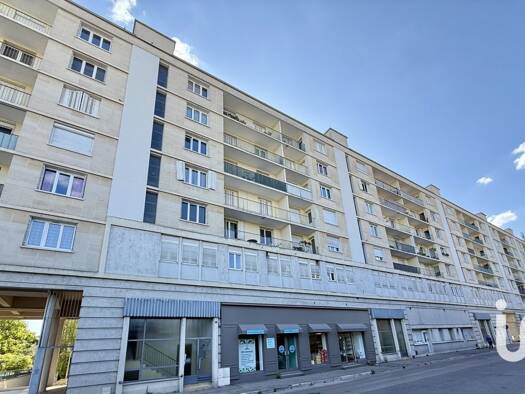 Appartement à vendre 118 000 € 5 pièces 3 chambres 93 m² Étage 3/6 Saint Martin Troyes 10000