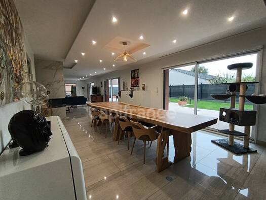 Maison à vendre - Première occupation 1 469 000 € 11 pièces 6 chambres 376 m² 930 m² de terrain Saint Sauveur Arras 62000