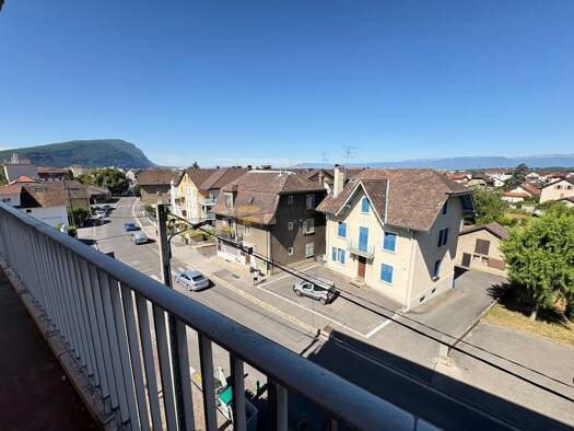 Appartement à vendre 240 000 € 3 pièces 2 chambres 80,6 m² Étage 3/4 Ville-la-Grand 74100