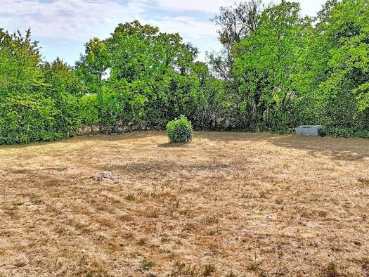 Terrain à vendre 29 700 € 953 m² de terrain Vers-sous-Sellières 39230