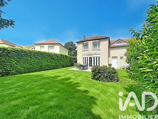 Maison à vendre 518 988 € 5 pièces 4 chambres 105 m² 350 m² de terrain Village et Golf Bussy-Saint-Georges 77600