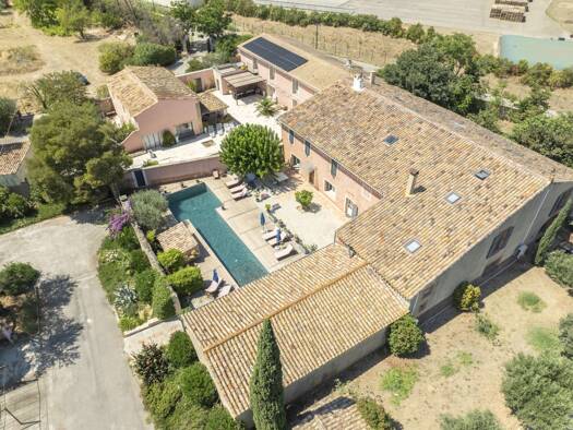 Ferme à vendre 1 720 000 € 30 pièces 12 chambres 1 000 m² 20 000 m² de terrain Ledenon 30210