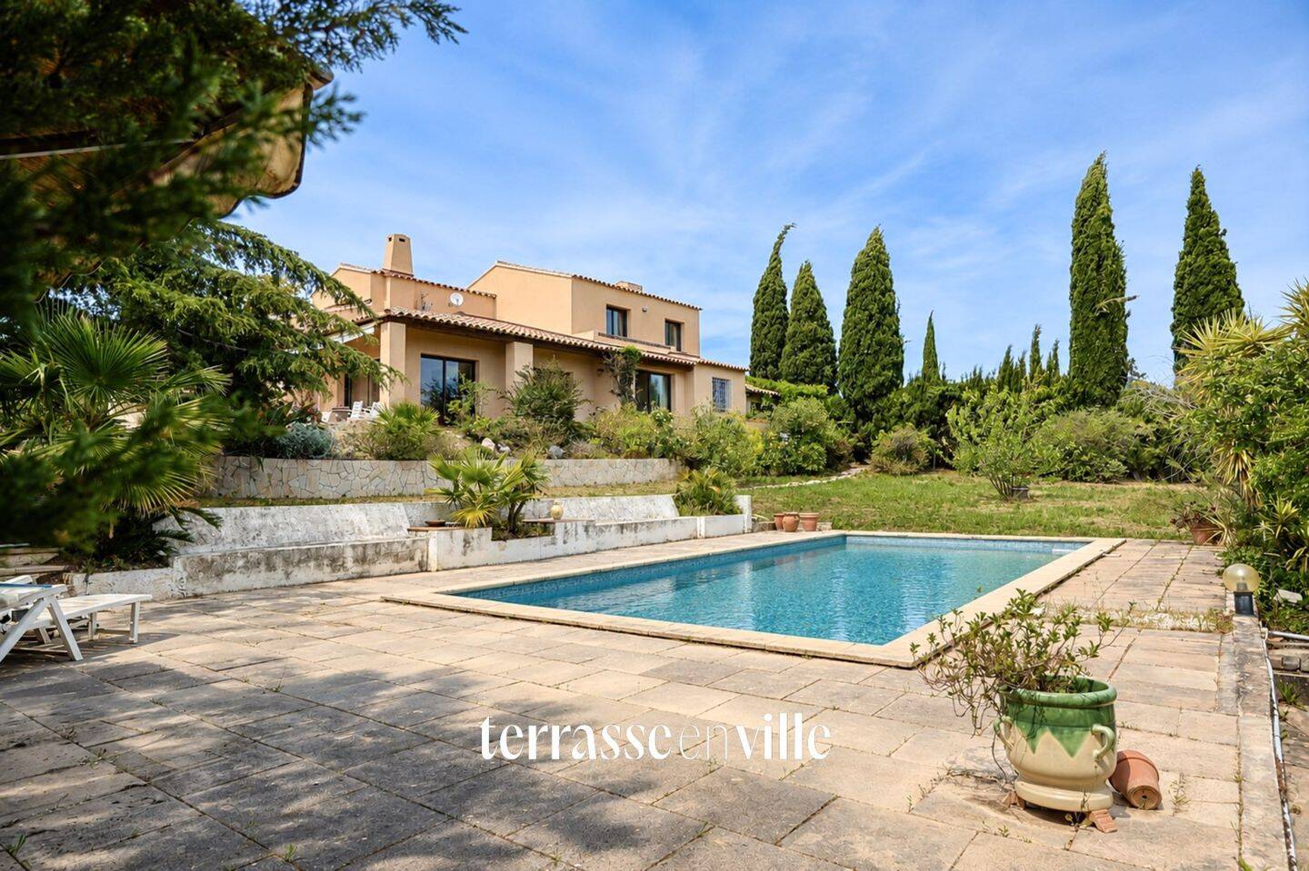 Maison à vendre, 217m², SANARY SUR MER