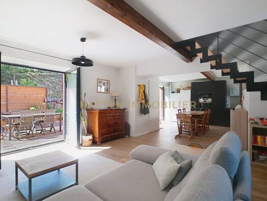 Maison à vendre 330 000 € 5 pièces 3 chambres 137 m² 556 m² de terrain Sainte-Euphémie 01600