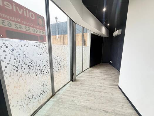 Local commercial à louer 1 102 € 70 m² de surface de vente Ouest Entraigues-sur-la-Sorgue 84320