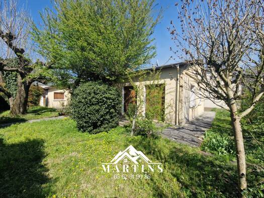 Maison de plain-pied à vendre 239 500 € 4 pièces 3 chambres 120 m² 622 m² de terrain Argelès-Gazost 65400