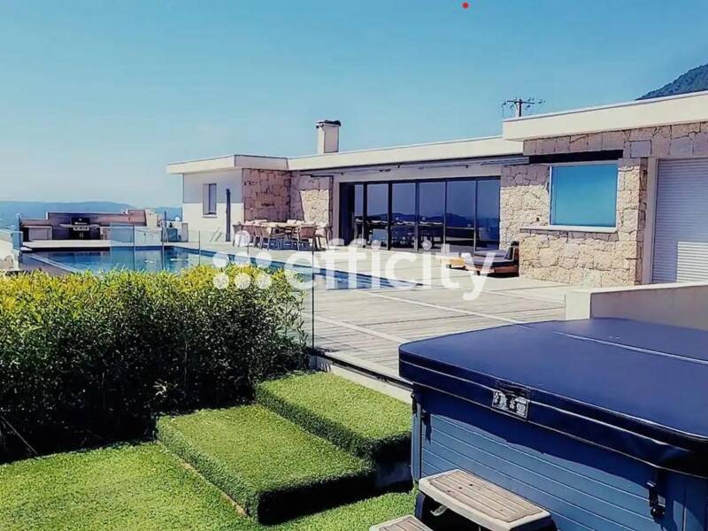 Maison à vendre, 330m², LECCI