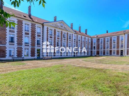 Appartement à vendre 56 500 € 2 pièces 1 chambre 62 m² Étage 1/3 La Fère 02800