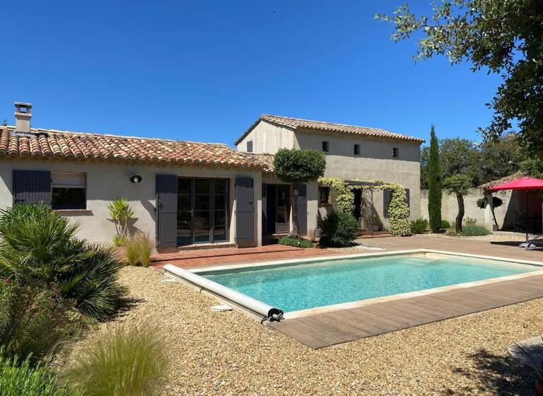 Maison à vendre 595 000 € 4 pièces 3<br/>chambres 117 m²<br/>superficie 2 000 m²<br/>terrain Saint-Siffret 30700