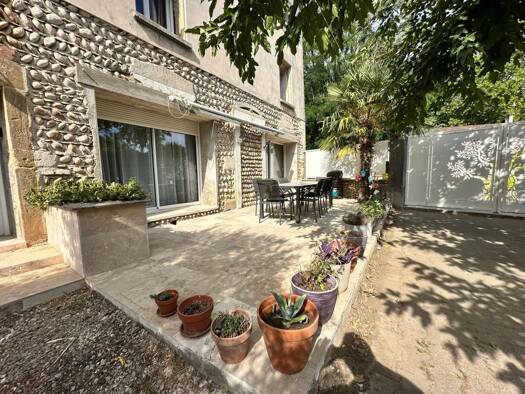 Demeure à vendre 430 000 € 8 pièces 5 chambres 221 m² 4 300 m² de terrain Manthes 26210