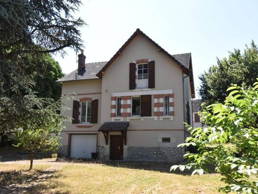 Maison à vendre 249 000 € 4 pièces 3 chambres 131 m² 3 076 m² de terrain Léré 18240
