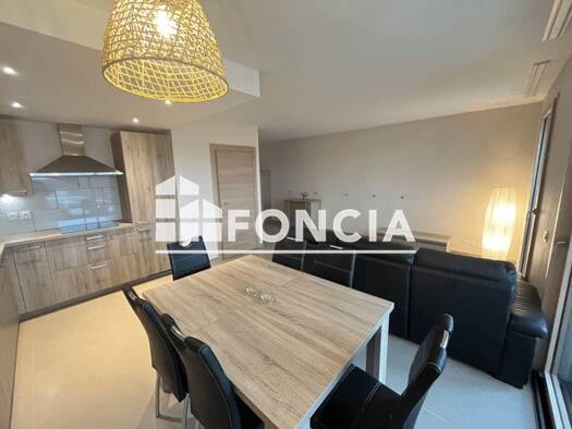 Appartement à louer 1 900 € 3 pièces 2 chambres 73,1 m² 1er étage Veigy-Foncenex 74140