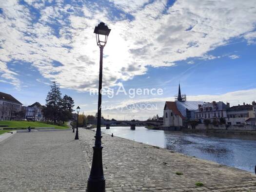 Duplex à vendre 197 000 € 6 pièces 3 chambres 75 m² Étage 2/2 Briand Leclerc Sens 89100