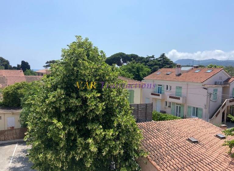 Appartement à vendre 320 000 € 3 pièces 2<br/>chambres 70 m²<br/>superficie Dernier étage, 2/2<br/>étage La Seyne sur Mer 83500