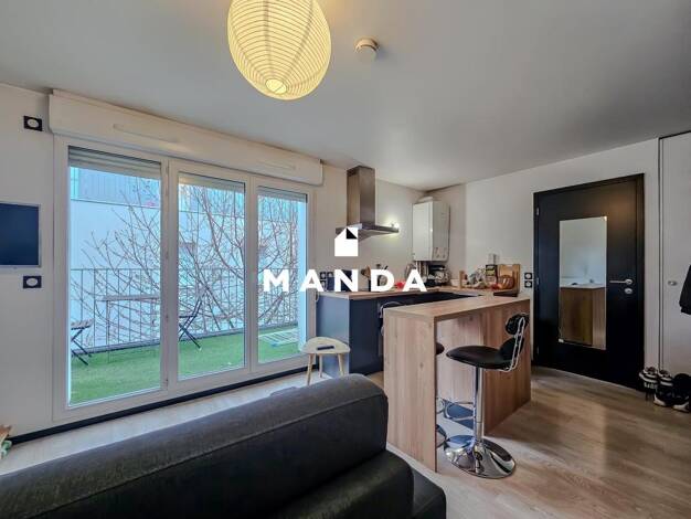 Studio à vendre 160 000 € 1 pièce 24 m² Étage 2/3 Grands Champs Romainville 93230