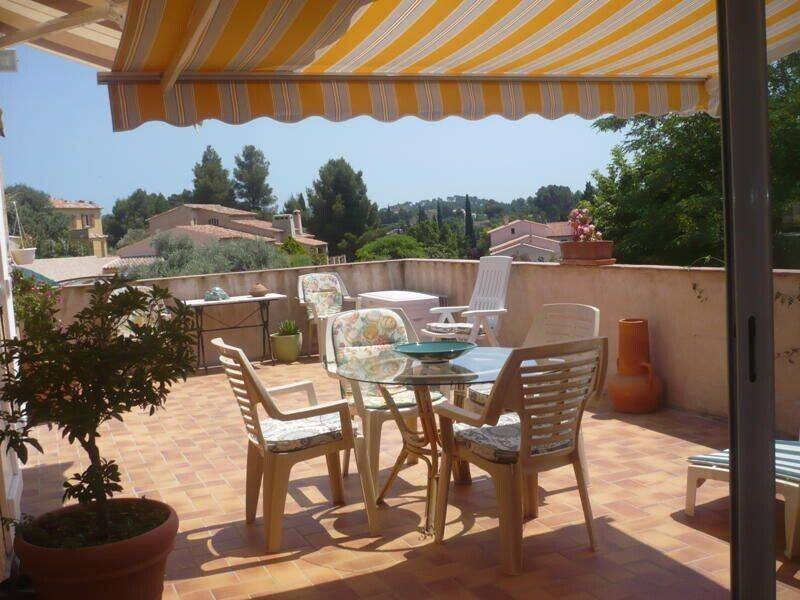 Maison à louer, 165m², LE CASTELLET